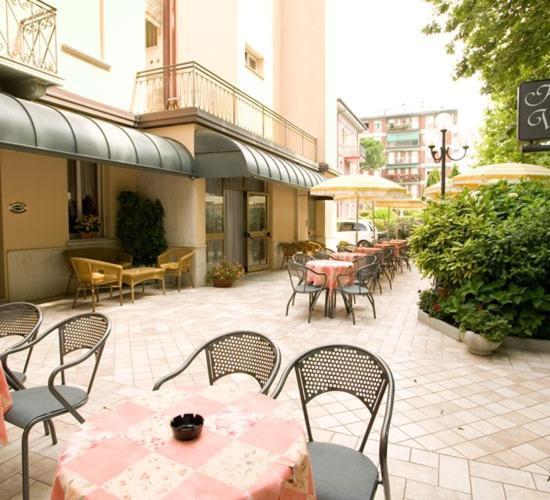 Hotel Residence Villa Lily เชเซนาติโก ภายนอก รูปภาพ